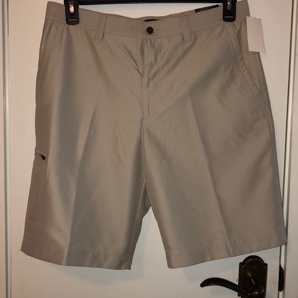 Callaway Other - NWT Callaway tan shorts size 32